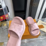 Louis Vuitton platform slippers Pool Pillow Comfort will enter the series