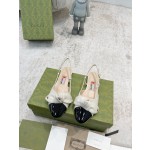 Gucci new buckle bow sandals