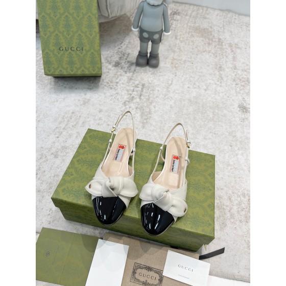 Gucci new buckle bow sandals