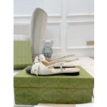 Gucci new buckle bow sandals