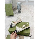 Gucci new buckle bow sandals