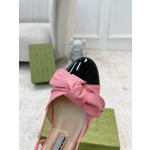 Gucci new buckle bow sandals