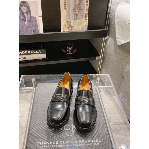 DIOR Early Spring 2023 New Loafers Black
