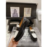 DIOR Early Spring 2023 New Loafers Black and White