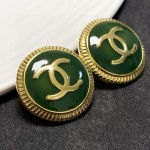 CHANEL🇫🇷Xiaoxiang autumn and winter middle-aged grass green earrings
