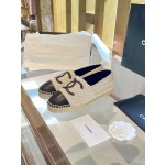 CHANEL fisherman shoes Chanel classic version of the original injection of rubber translucent rubber original color hemp sole