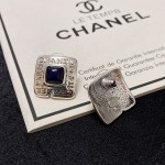 CHANEL🇫🇷Xiaoxiang Xiaoxiang double C letter Kangpeng series retro old middle-aged earrings