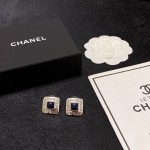 CHANEL🇫🇷Xiaoxiang Xiaoxiang double C letter Kangpeng series retro old middle-aged earrings