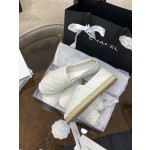 CHANEL fisherman shoes Chanel classic version of the original injection of rubber translucent rubber original color hemp sole