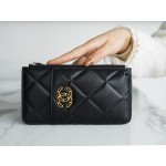 𝗖𝗛𝗔𝗘𝗡𝗟✦Classic 19 Collection Translucent and bright textured goatskin 🐐 Phone bag Black Gold