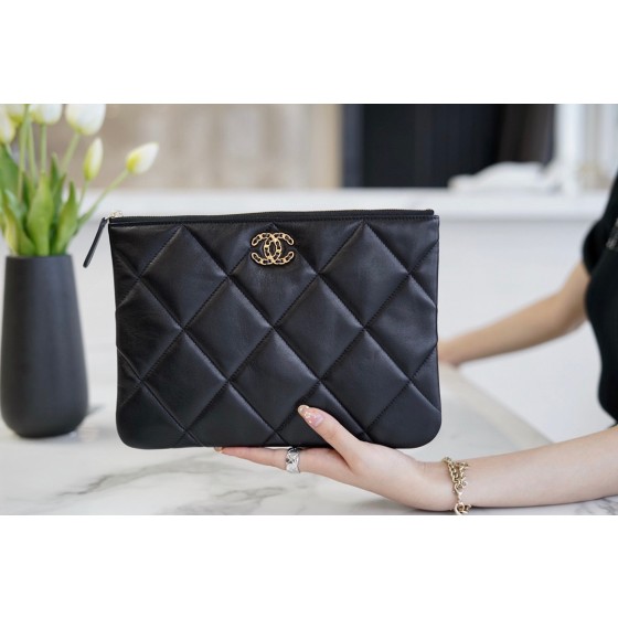 𝗖𝗛𝗔𝗘𝗡𝗟✦Classic 19 Series Imported Channel Special Lambskin🐑 Carry-on Clutch Bag Classic ➼ Black Gold