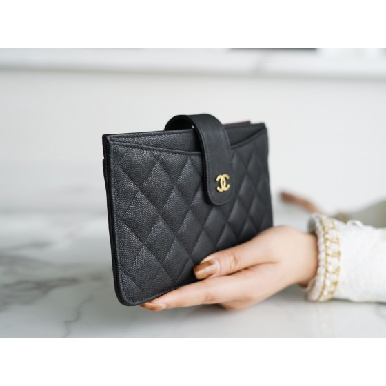 𝗖𝗛𝗔𝗘𝗡𝗟✦ Made of imported channel custom fine grain embossed calfskin 🐂 Classic 3-in-1 phone bag Black Gold