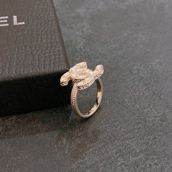CHANEL🇫🇷Xiaoxiang simple retro pearl ring