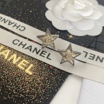 CHANEL🇫🇷Xiaoxiang Swarovski crystal diamond two-color five-pointed star letter earrings