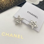 CHANEL🇫🇷Xiaoxiang Swarovski crystal diamond two-color five-pointed star letter earrings