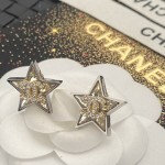 CHANEL🇫🇷Xiaoxiang Swarovski crystal diamond two-color five-pointed star letter earrings