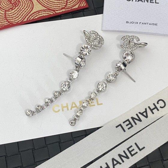 CHANEL🇫🇷Xiaoxiang tassel crystal diamond letter double c ear bone clip earrings
