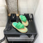 CHANEL 2022 knitted flip-flops fashionable and versatile series Imported custom towel fabric