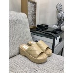 CHANEL 2022 early spring latest slope heel slippers fashionable and versatile series wear-resistant rubber outsole