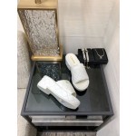 CHANEL 2022 early spring latest slope heel slippers fashionable and versatile series wear-resistant rubber outsole