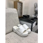 CHANEL 2022 early spring latest slope heel slippers fashionable and versatile series wear-resistant rubber outsole