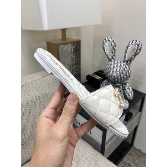 CHANEL 2023 spring and summer latest electric embroidery honey slippers Imported leather outsole