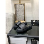 CHANEL 2023 spring and summer latest electric embroidery honey slippers Imported leather outsole