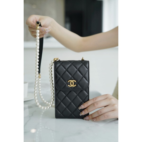 𝗖𝗛𝗔𝗘𝗡𝗟✦2021 𝗦𝘀 New for spring and summer Artificial pearls and calfskin body Pearl phone bag