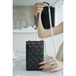 𝗖𝗛𝗔𝗘𝗡𝗟✦2021 𝗦𝘀 New for spring and summer Artificial pearls and calfskin body Pearl phone bag