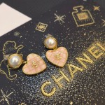 CHANEL🇫🇷Xiaoxiang pink crystal letter love pearl crystal diamond letter earrings