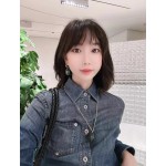 CHANEL🇫🇷Xiaoxiang emerald sugar cube letter earrings