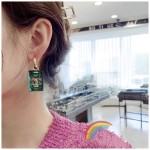 CHANEL🇫🇷Xiaoxiang emerald sugar cube letter earrings