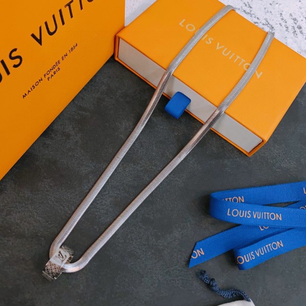 Louis Vuitton vintage silver necklace, couple's version, chain length 60 cm, changeable