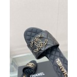 CHANEL 23Ss new diamond check chain double C buckle metal heel slippers sheepskin lining