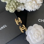 CHANEL🇫🇷Xiaoxiang Finely carved and printed letter earrings earrings