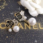 CHANEL🇫🇷Xiaoxiang No. 5 letter camellia full diamond pearl stud earrings earrings jewelry