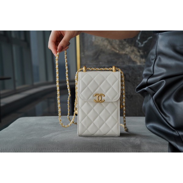 𝗖𝗛𝗔𝗘𝗡𝗟✦2021 Early Autumn New Double Ball Phone Bag 🤍 White