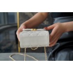 𝗖𝗛𝗔𝗘𝗡𝗟✦2021 Early Autumn New Double Ball Phone Bag 🤍 White