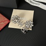 CHANEL🇫🇷Xiaoxiang two-color crystal diamond letter camellia stud earrings earrings jewelry