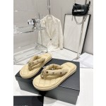 CHANEL summer new bread flip-flops clip toe flip-flops beach sandals