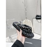 CHANEL summer new bread flip-flops clip toe flip-flops beach sandals
