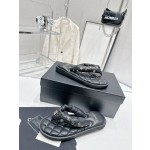 CHANEL summer new bread flip-flops clip toe flip-flops beach sandals