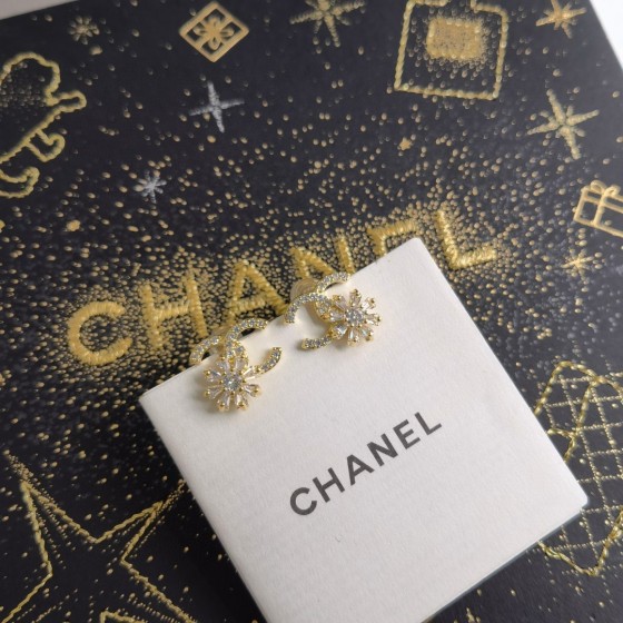 CHANEL🇫🇷Xiaoxiang imported square diamond camellia letter pearl earrings earrings jewelry