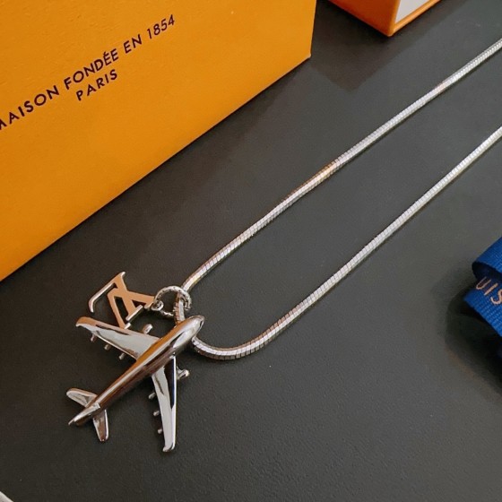 Louis Vuitton vintage silver necklace, couple's version, chain length 60 cm, changeable