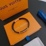 Louis Vuitton cowhide bracelet 🇷🇼 Couple's version