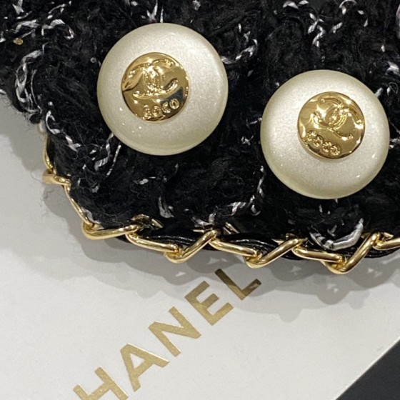 CHANEL🇫🇷Xiaoxiang Swarovski Alphabet Round Pearl Earrings
