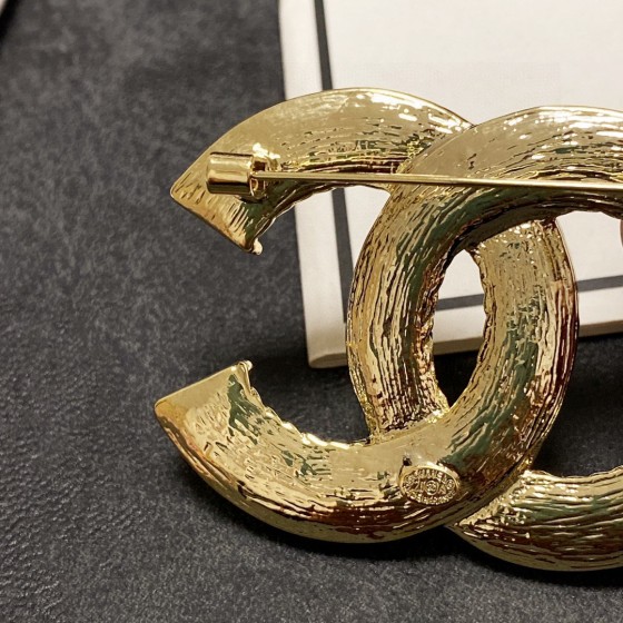 CHANEL🇫🇷Chanel diamond and pearl with Chanel brooch