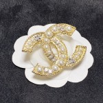 CHANEL🇫🇷Chanel diamond and pearl with Chanel brooch