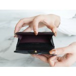 𝗖𝗛𝗔𝗘𝗡𝗟✦ 𝗖𝗹𝗮𝘀𝗶𝗰 𝗙𝗹𝗮𝗽 Using French 🇫🇷 import "𝑯𝒂𝒔𝒔 𝒔𝒔" original calfskin leather 🐂 Classic Card Case -- Black Gold