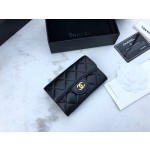 𝗖𝗛𝗔𝗘𝗡𝗟✦ 𝗖𝗹𝗮𝘀𝗶𝗰 𝗙𝗹𝗮𝗽 Made of "GR" first-class lambskin Classic card holder ••Black gold